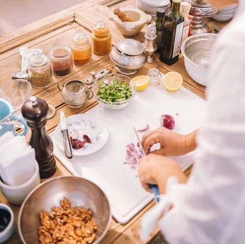 femme qui cuisine